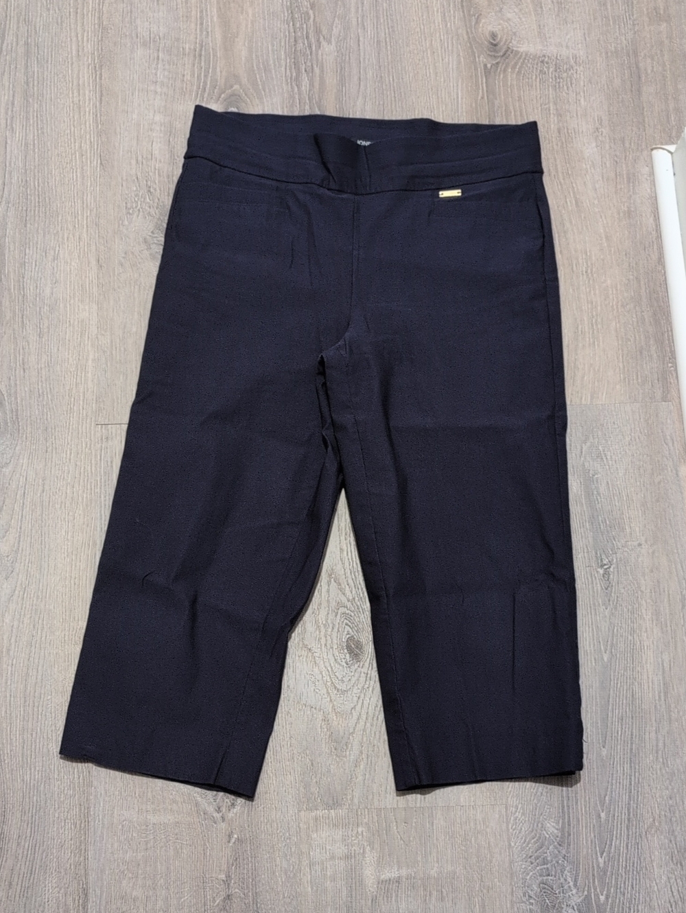 Jones New York Signature Pull On Navy Stretch Capri Pants